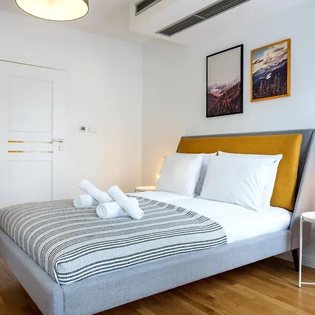 Appartamento Modern W. Parking By Tyzenhauz *
